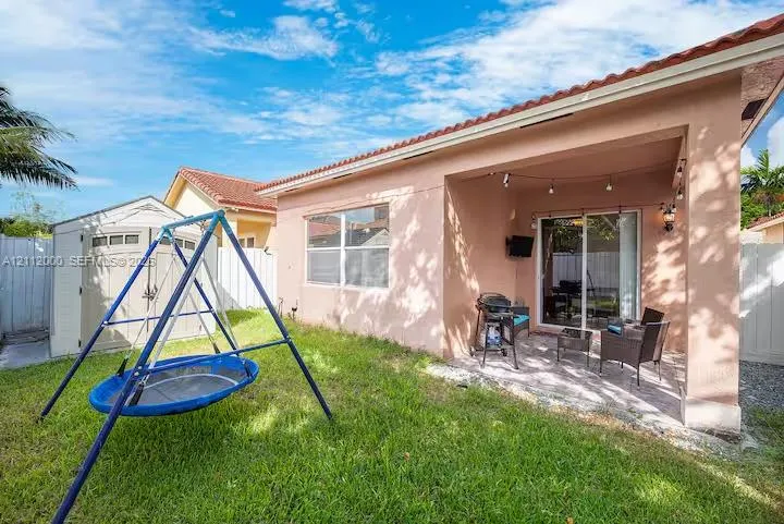 2327 NE 37th Terrace #2327
