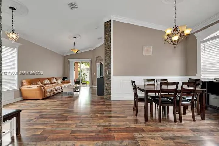 2327 NE 37th Terrace #2327