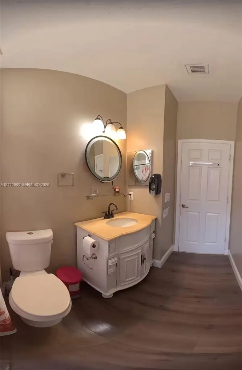 2327 NE 37th Terrace #2327