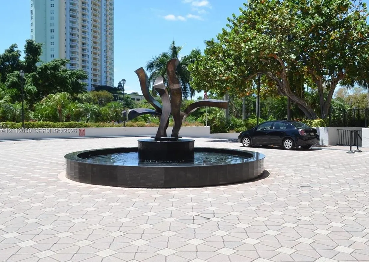 2333 Brickell Avenue #1516