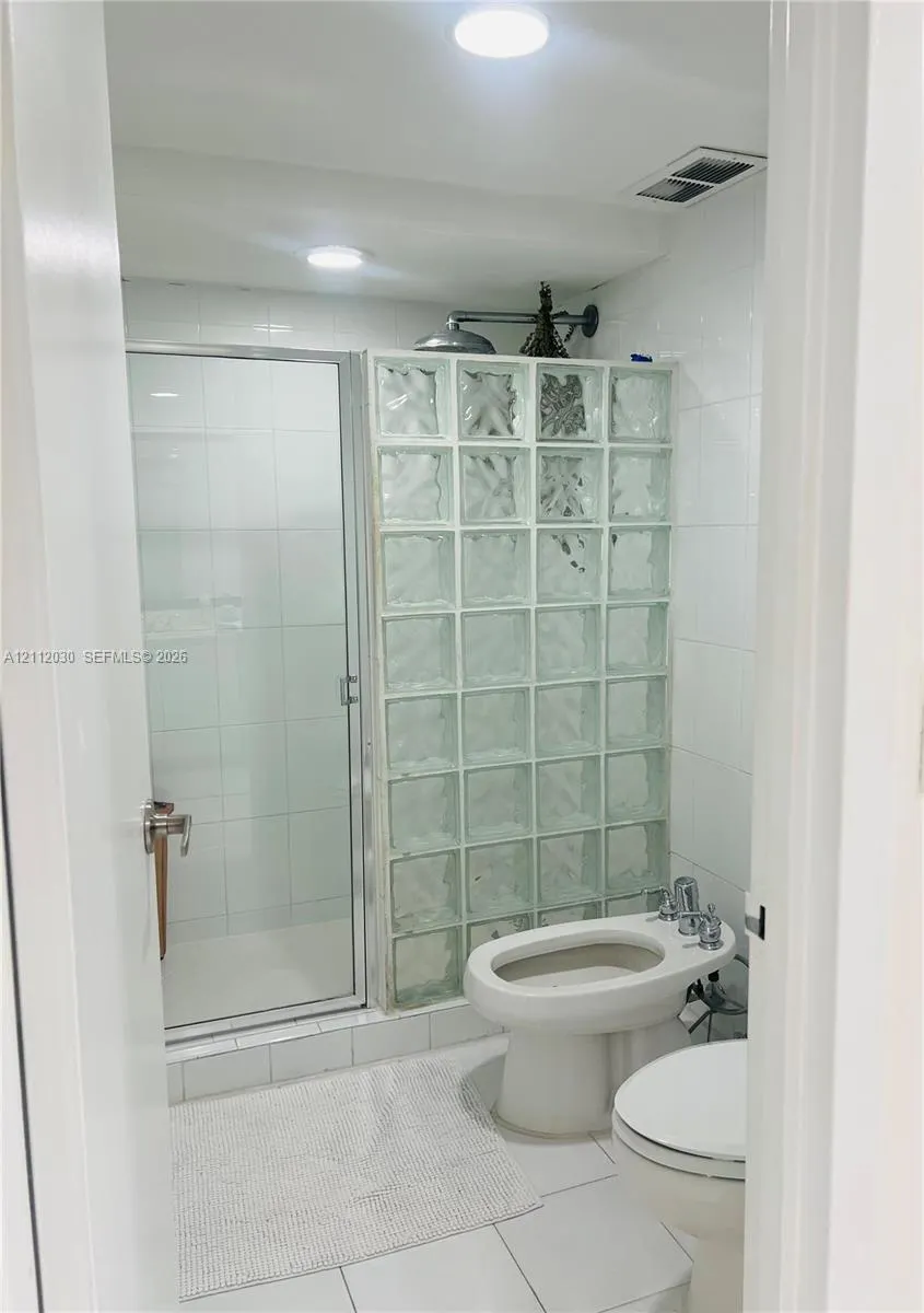 2333 Brickell Avenue #1516