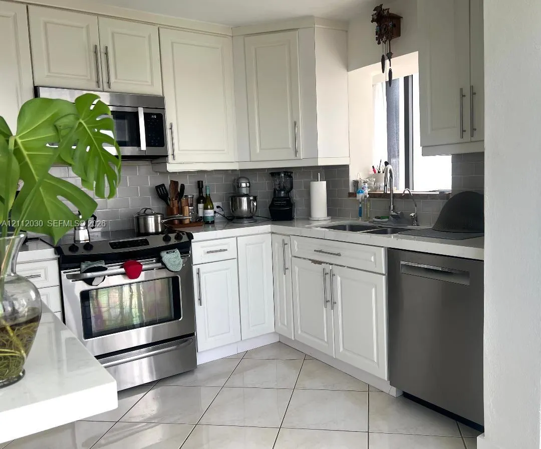 2333 Brickell Avenue #1516