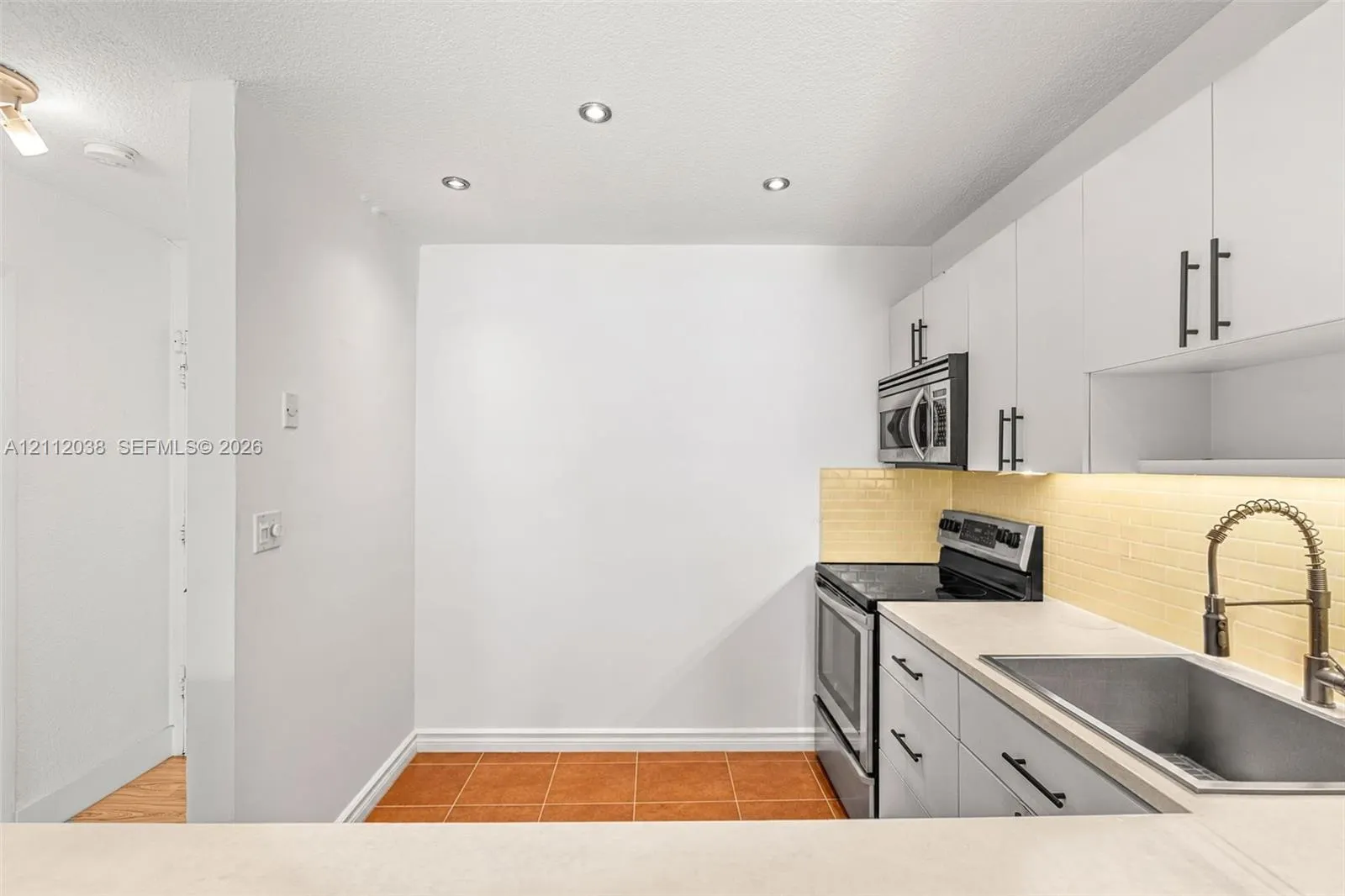 1000 Michigan Avenue #207