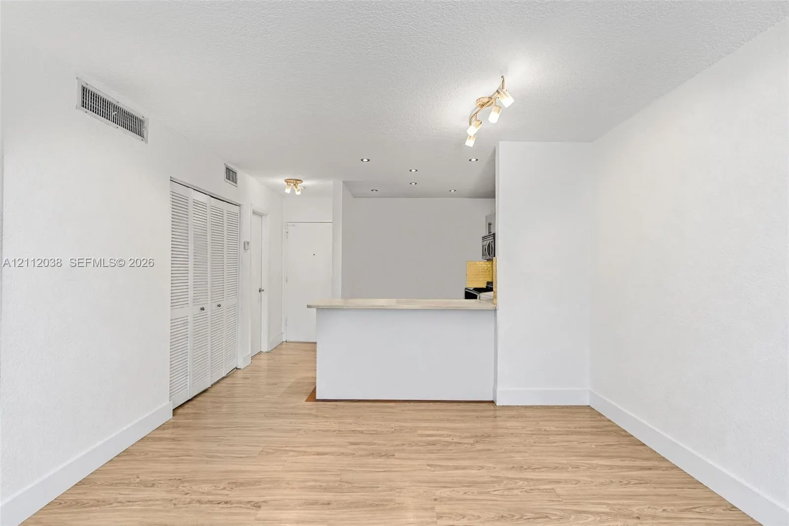 1000 Michigan Avenue #207