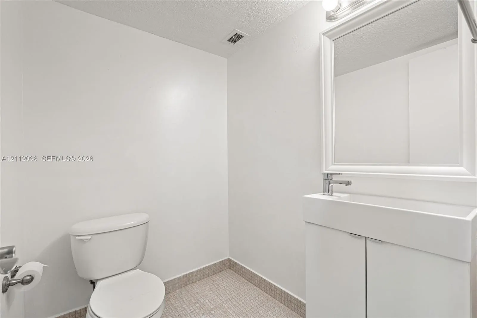 1000 Michigan Avenue #207