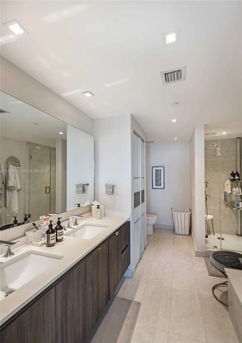 488 NE 18th Street #3410