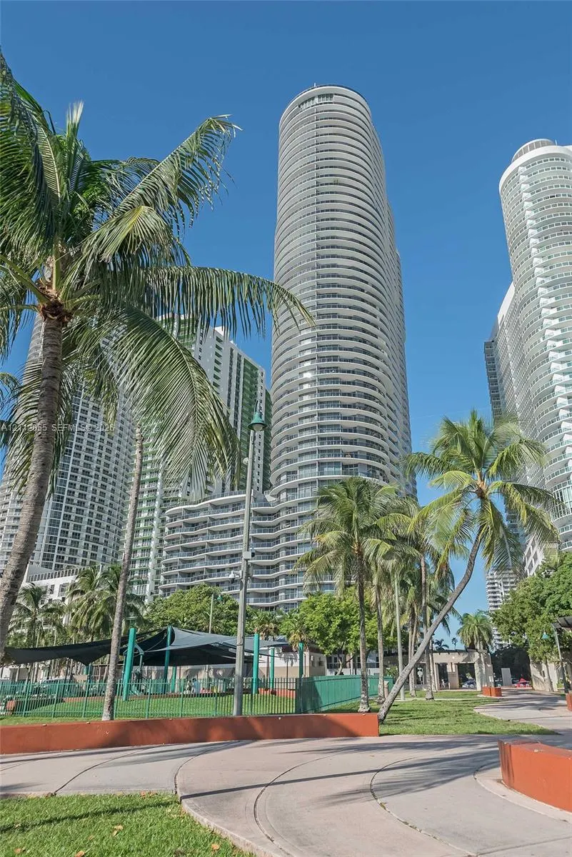 488 NE 18th Street #3410
