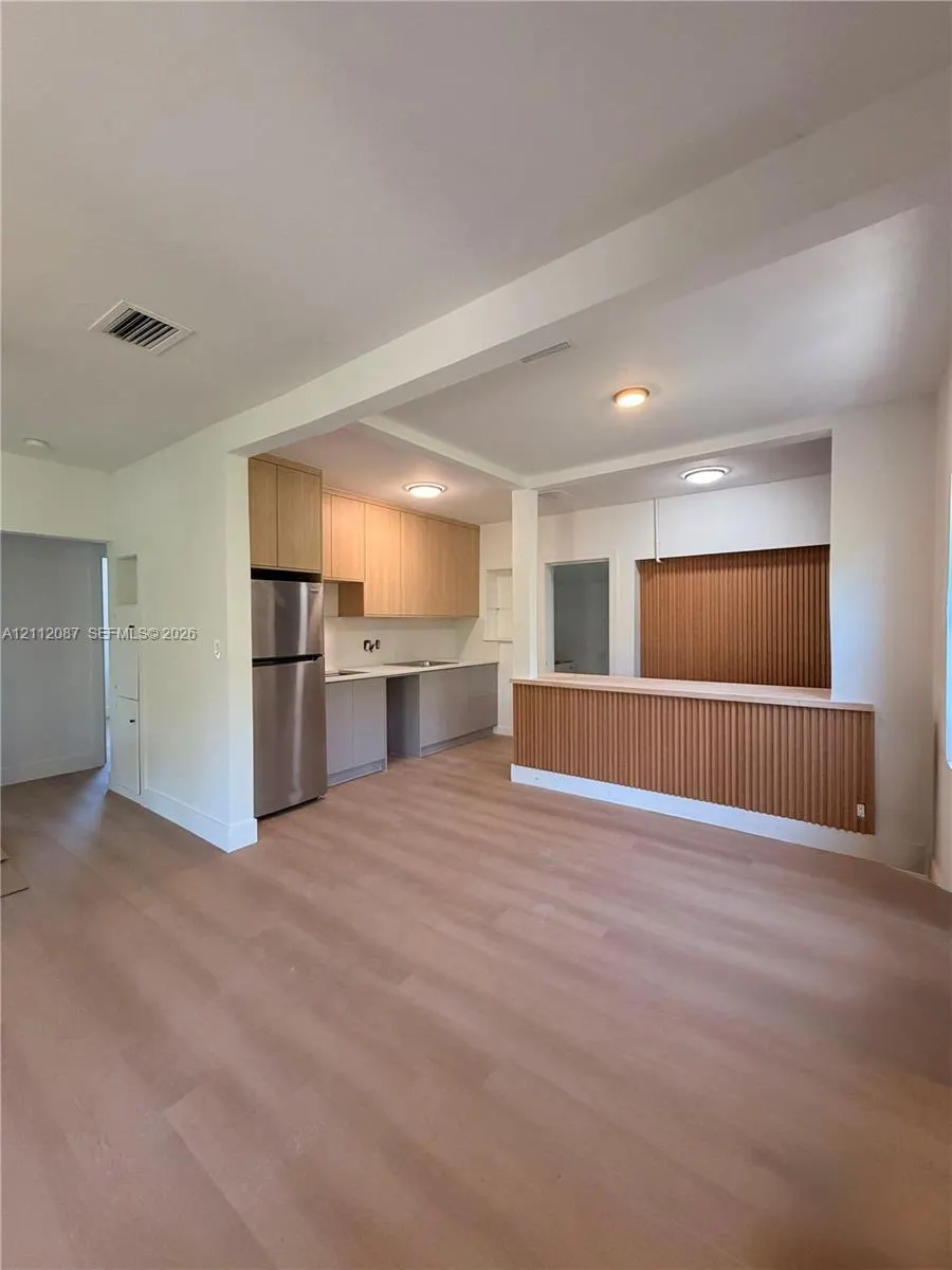 1127 NW 2nd Avenue