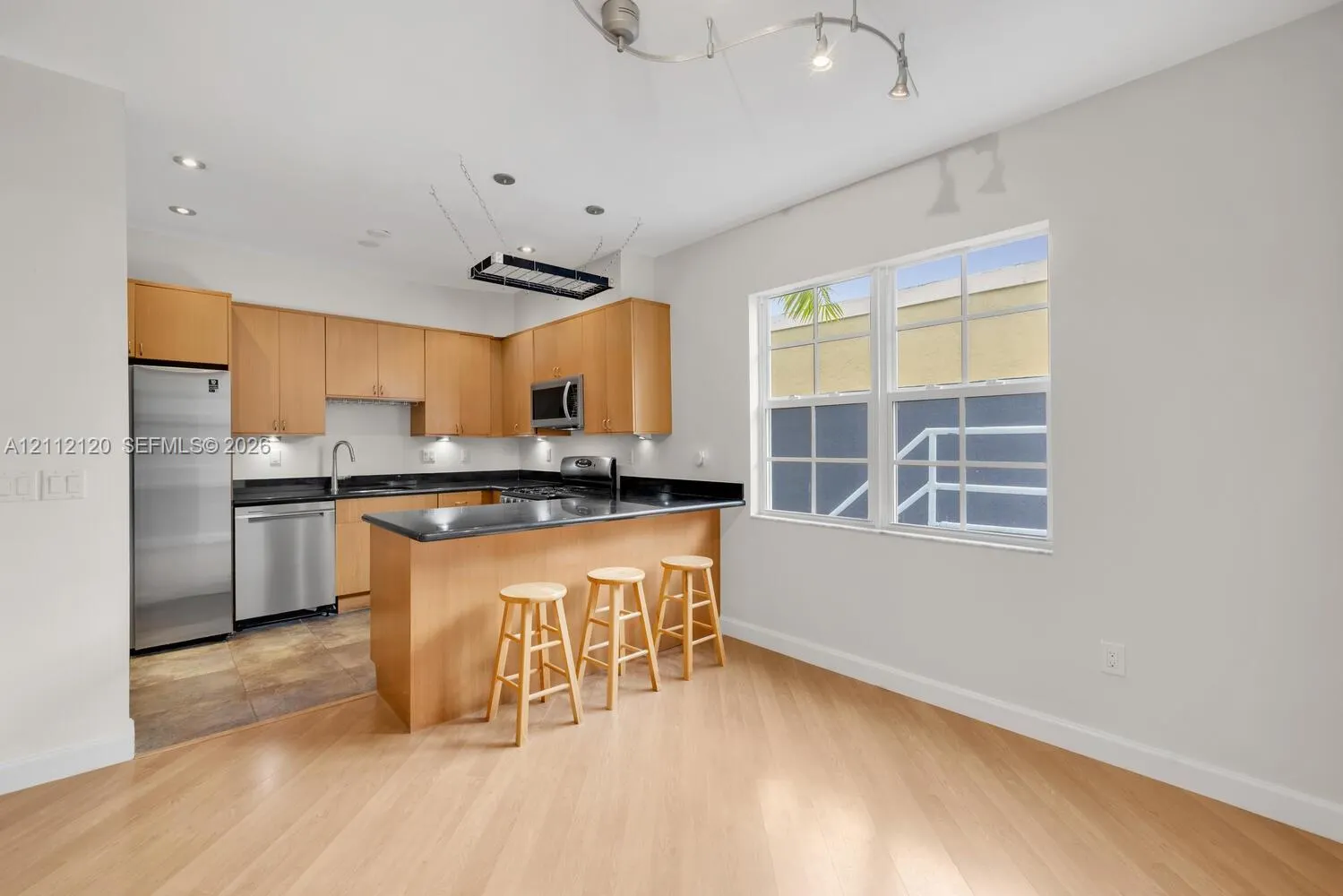 305 Jefferson Avenue #2