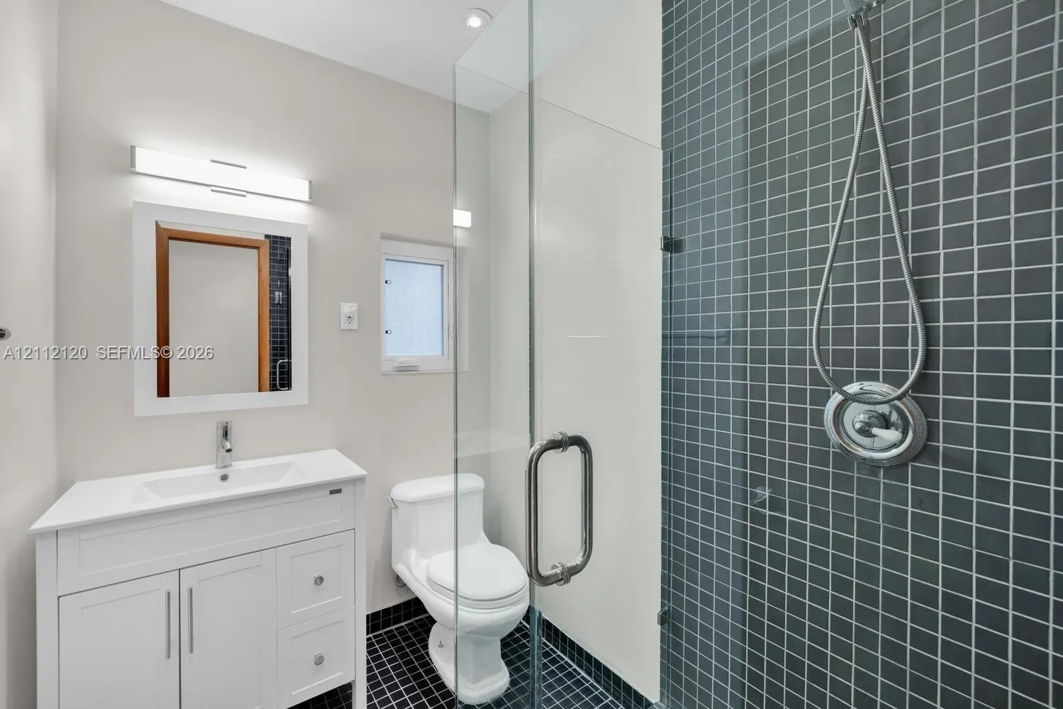 305 Jefferson Avenue #2