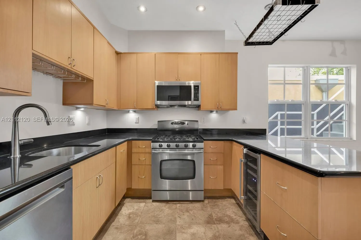 305 Jefferson Avenue #2
