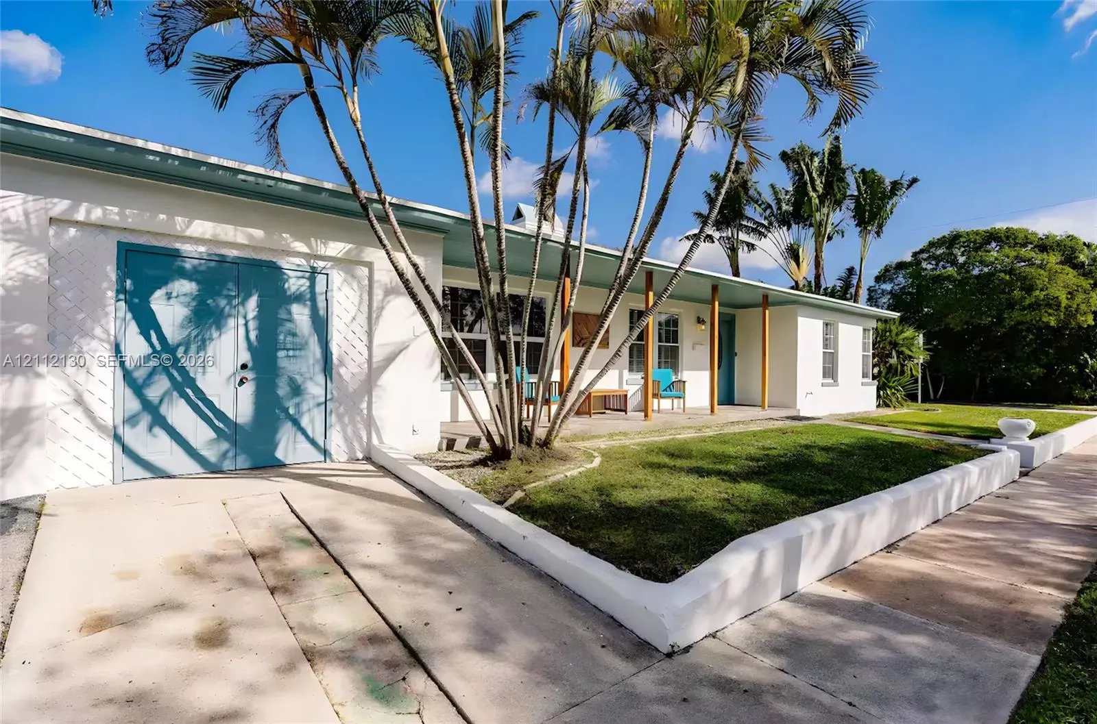 6115 Lake Avenue