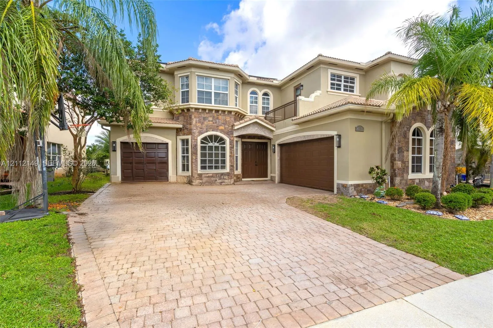 8887 Cobblestone Point Circle
