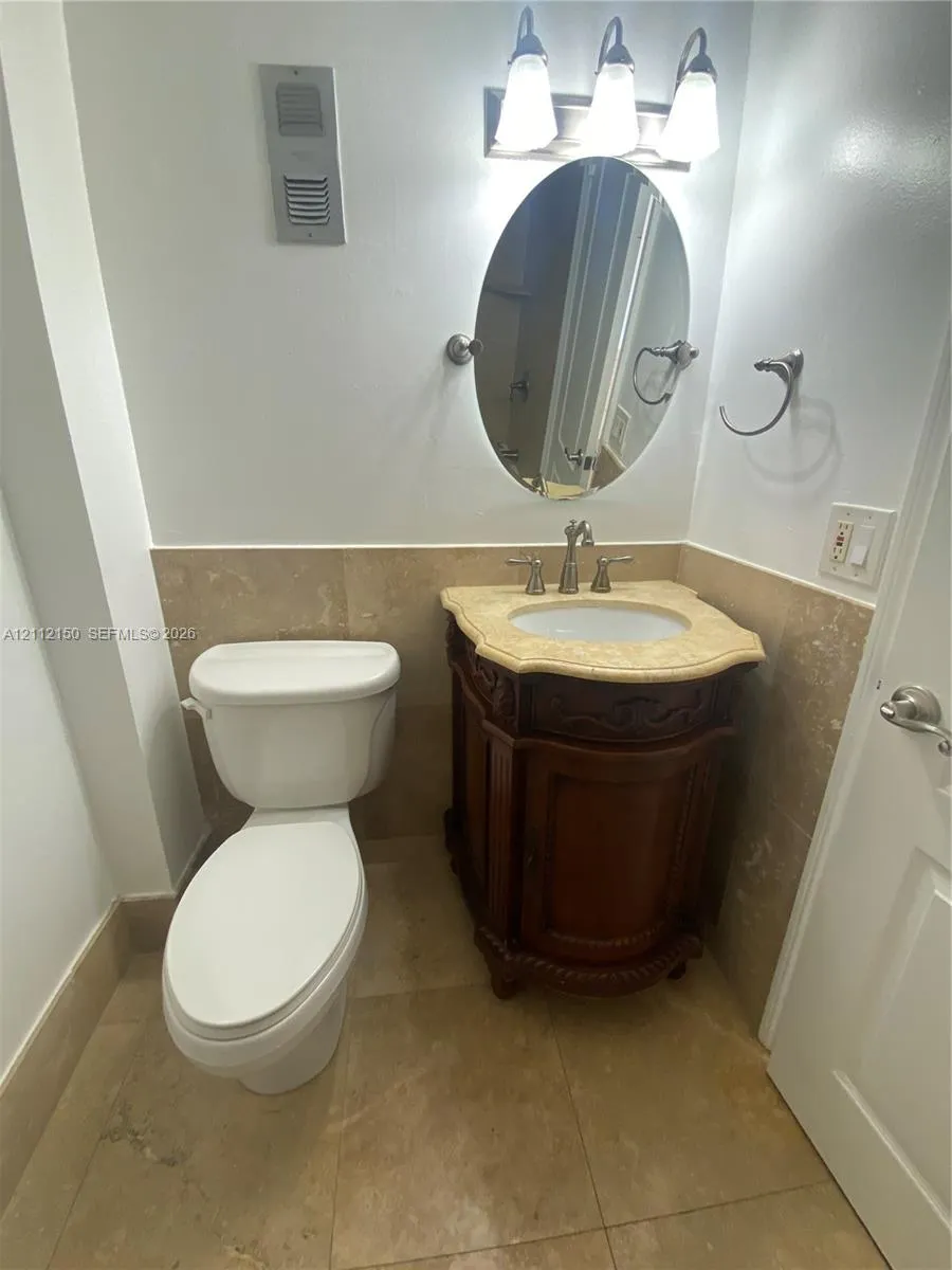 22 Salamanca Avenue #703