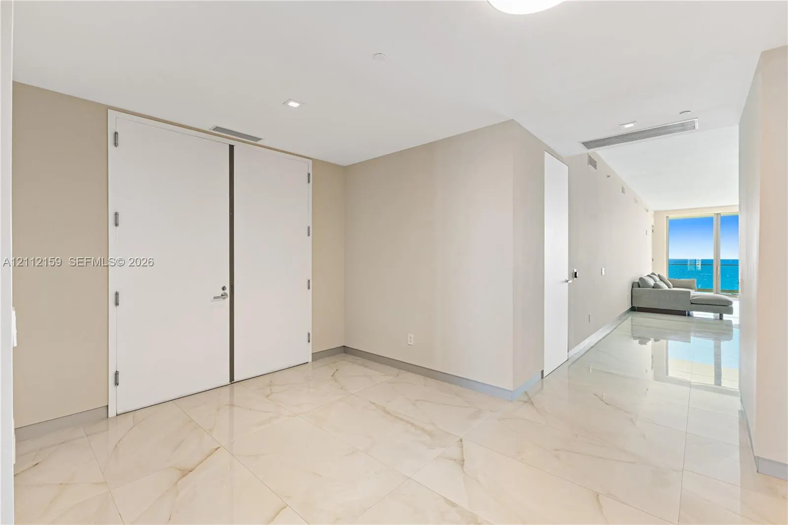 18975 Collins Avenue #802