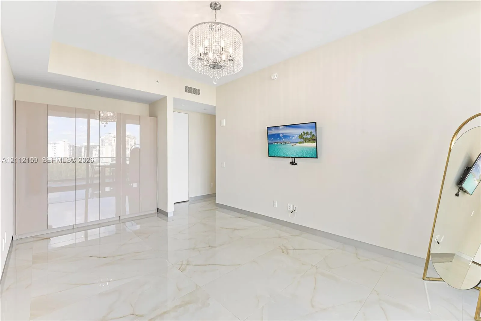 18975 Collins Avenue #802