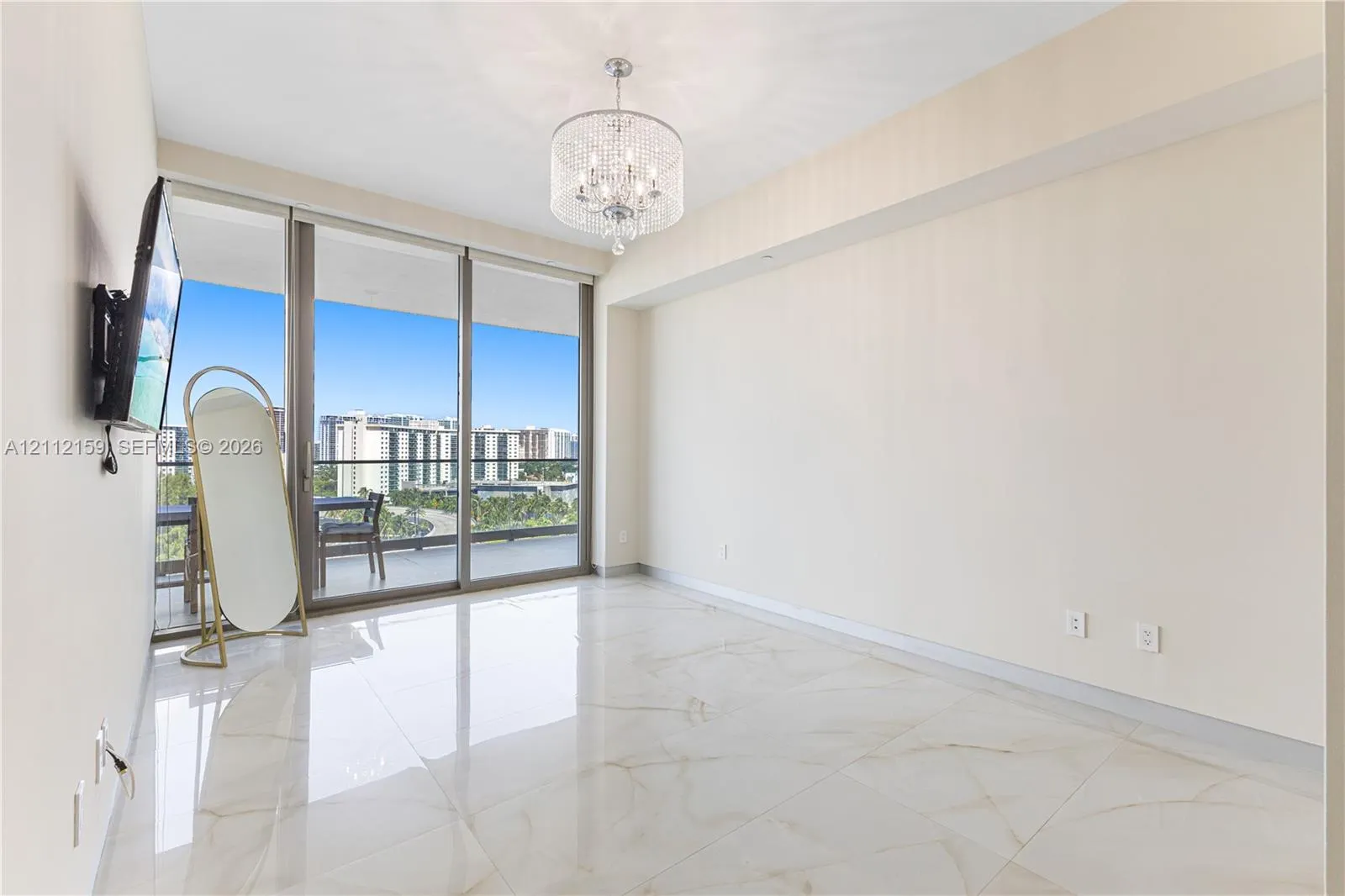 18975 Collins Avenue #802