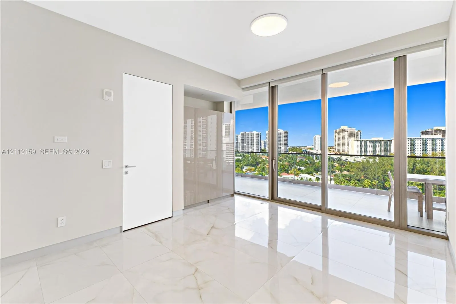 18975 Collins Avenue #802