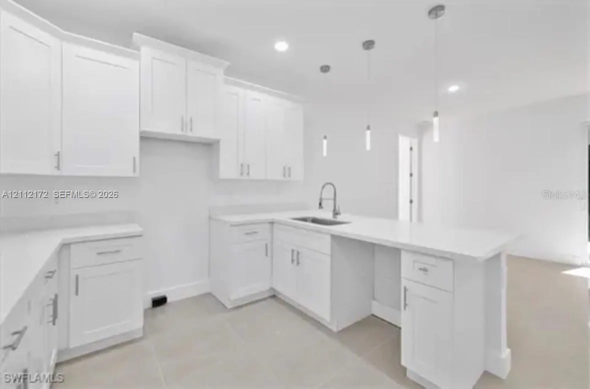 150 Bell Boulevard S