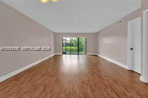 440 Lakeview Drive #103