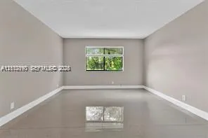 440 Lakeview Drive #103