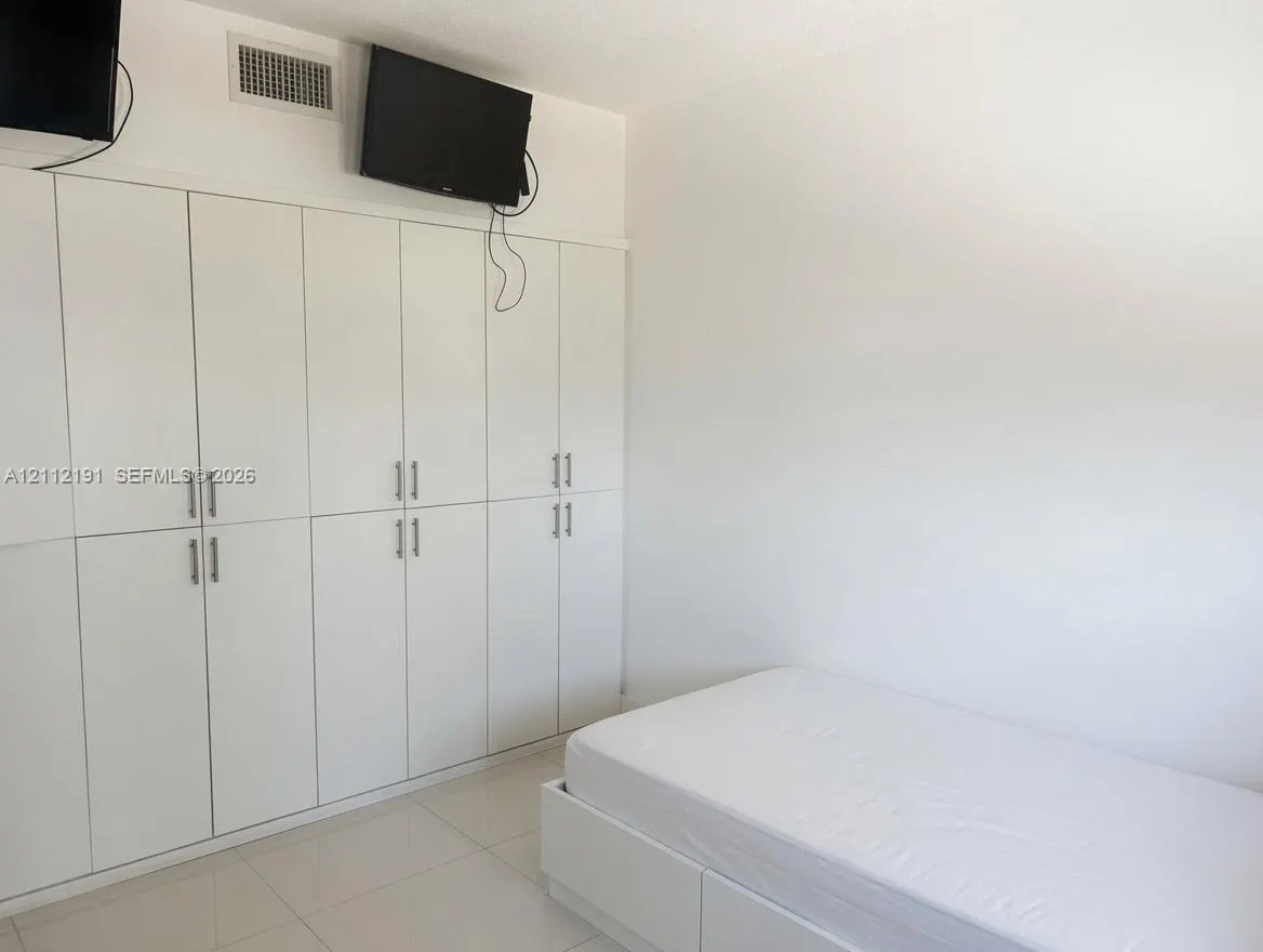 2080 S Ocean Drive #408