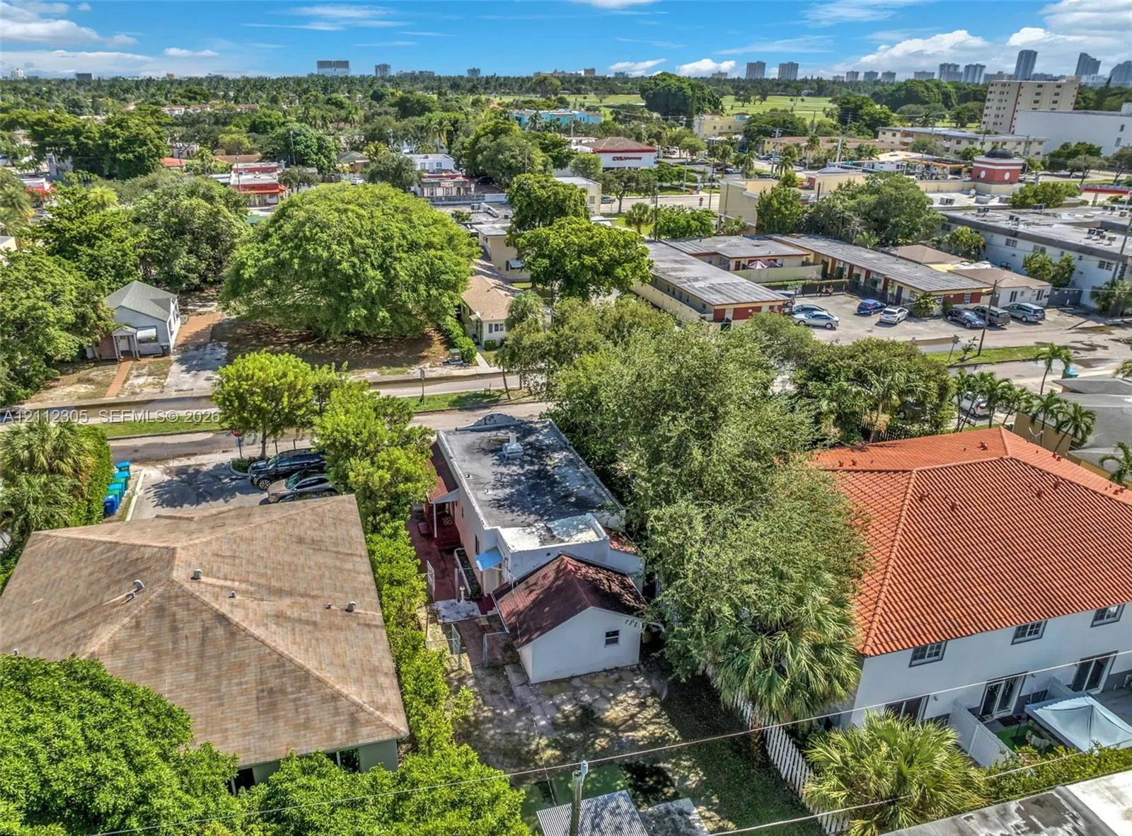 1008 N 18th Court