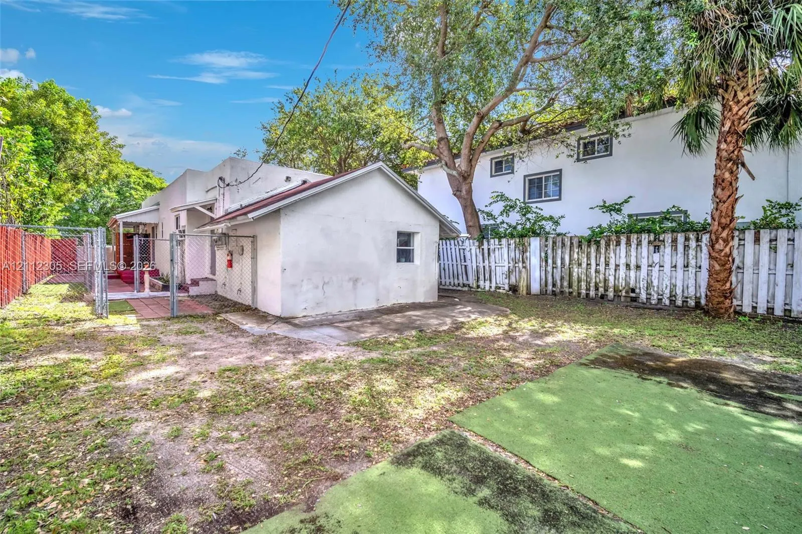 1008 N 18th Court