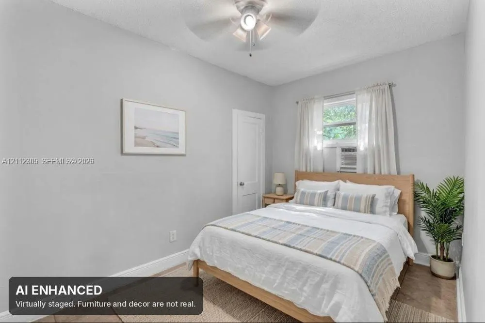 1008 N 18th Court