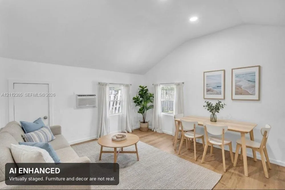 1008 N 18th Court