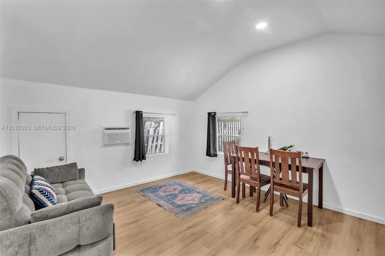 1008 N 18th Court
