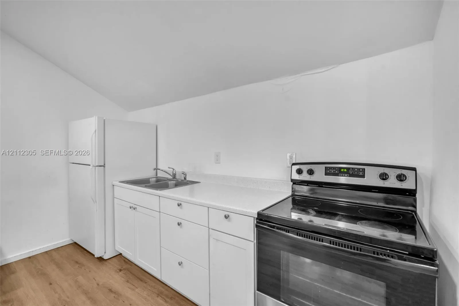 1008 N 18th Court