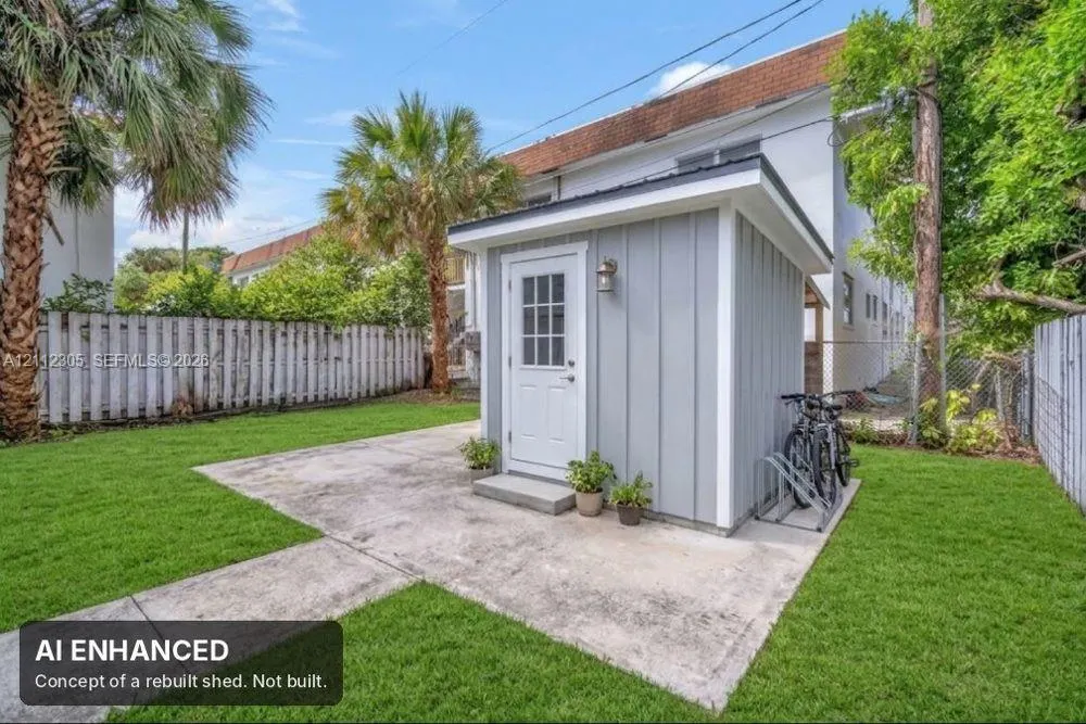 1008 N 18th Court