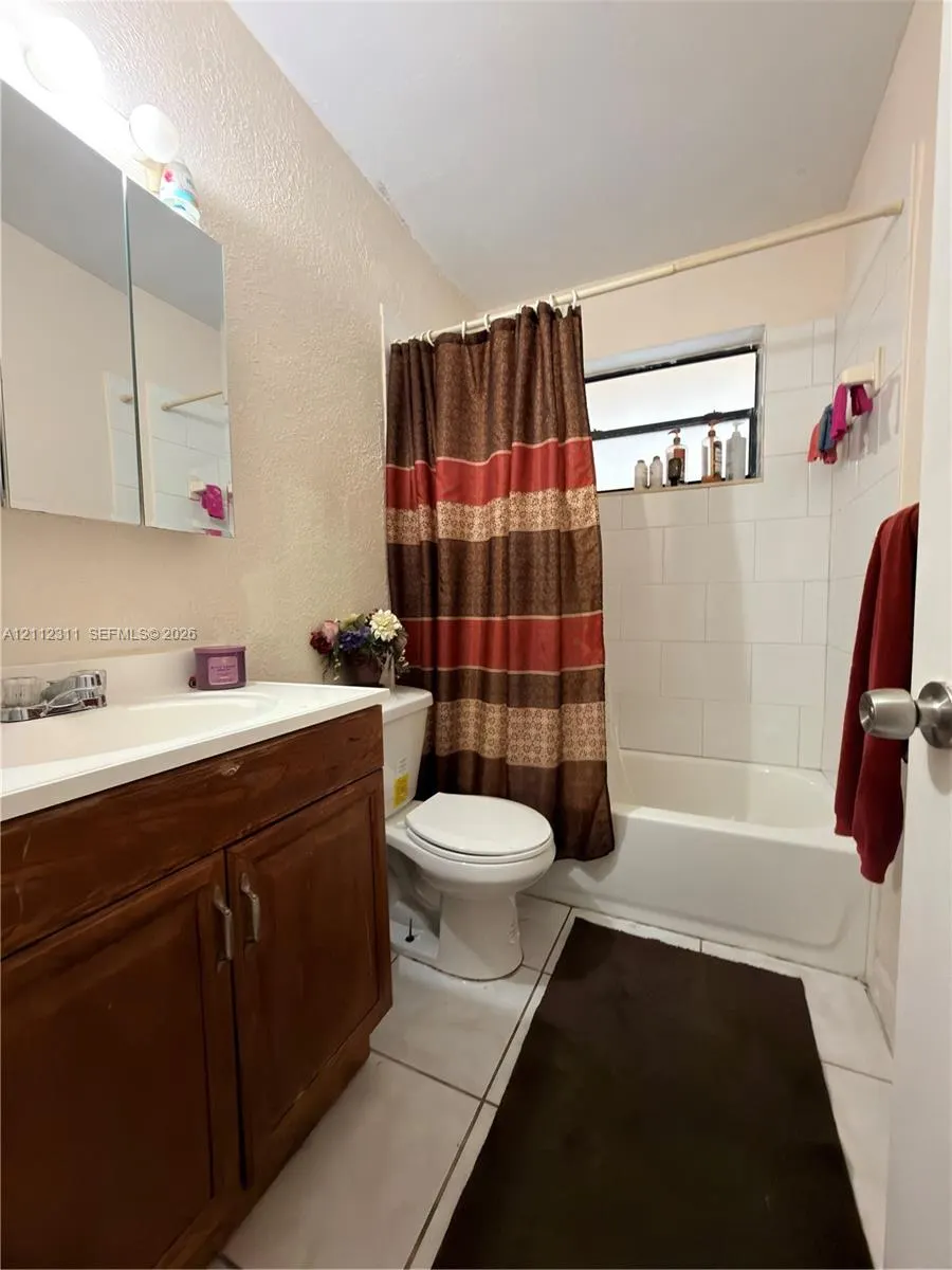390 NW 49th Avenue