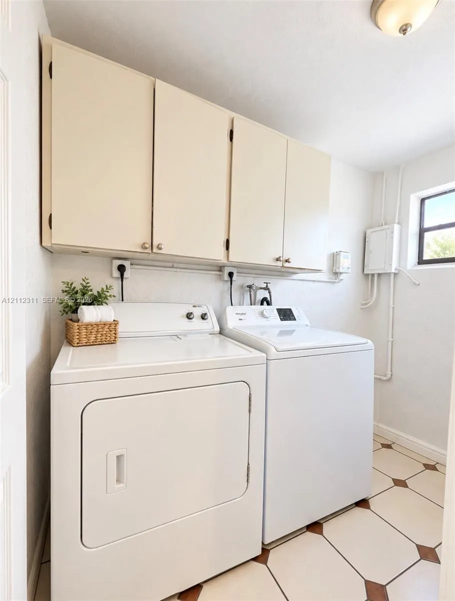 390 NW 49th Avenue