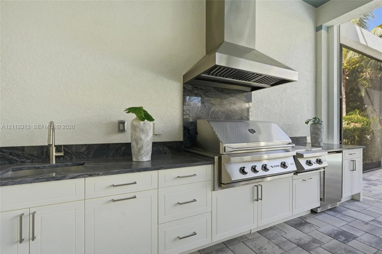 3181 Capistrano