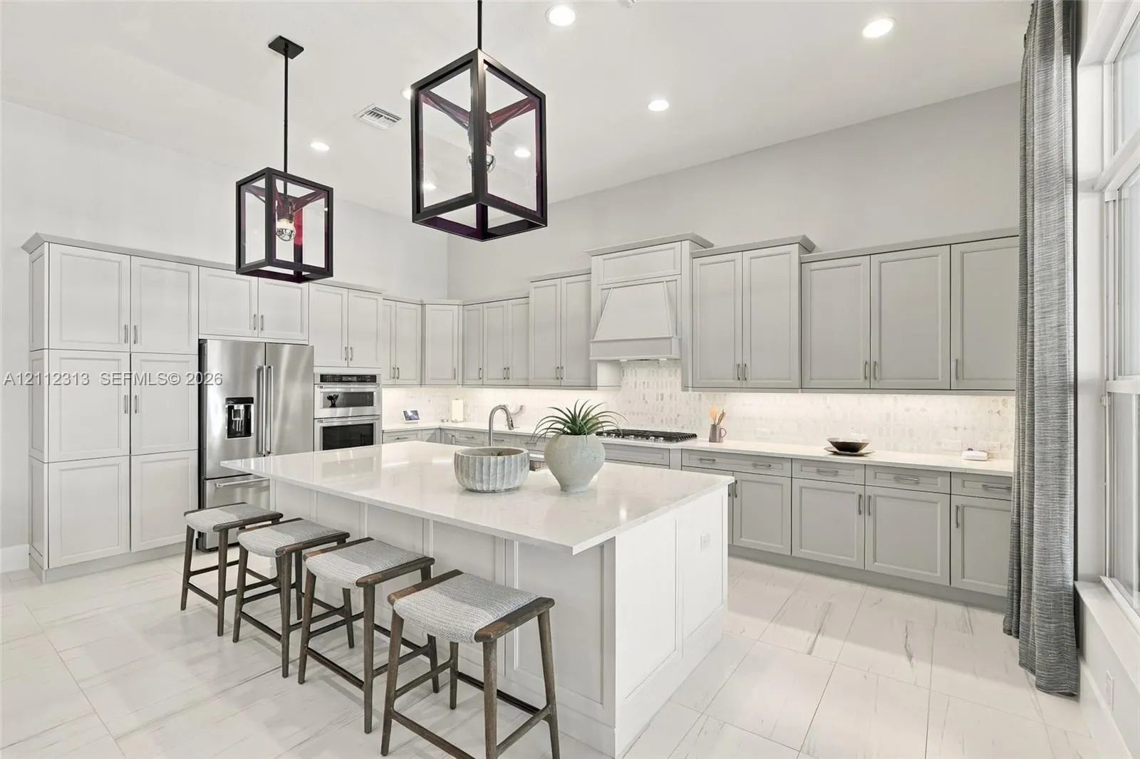 3181 Capistrano