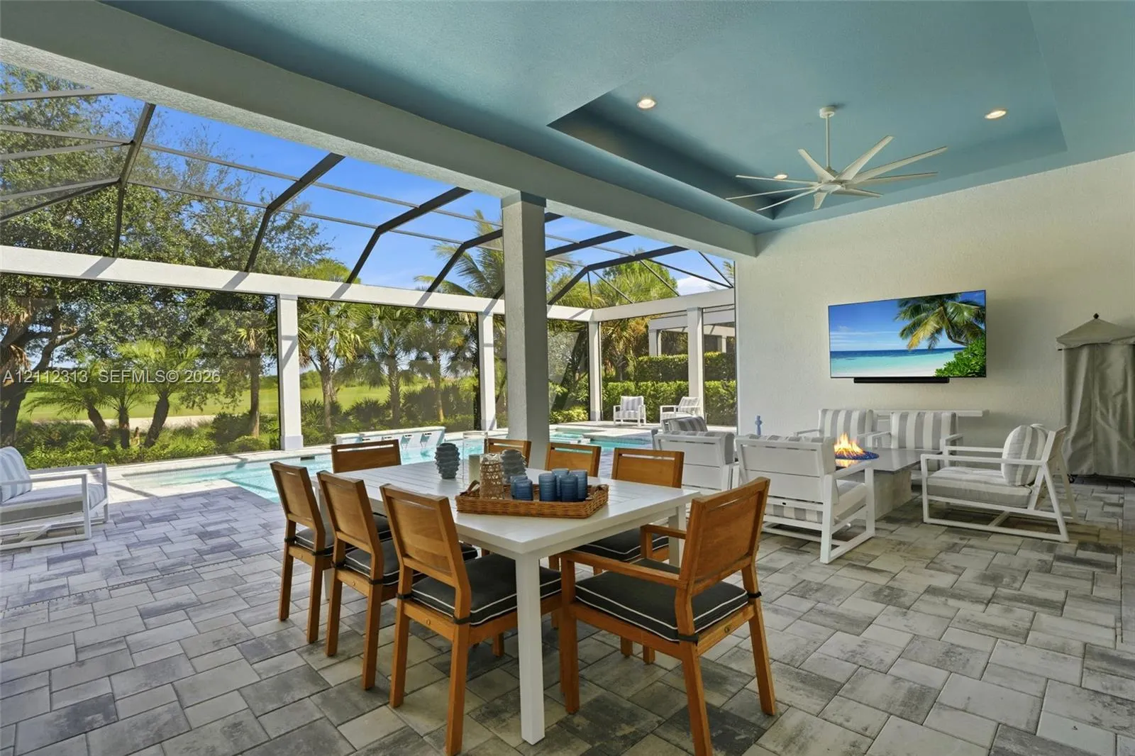 3181 Capistrano