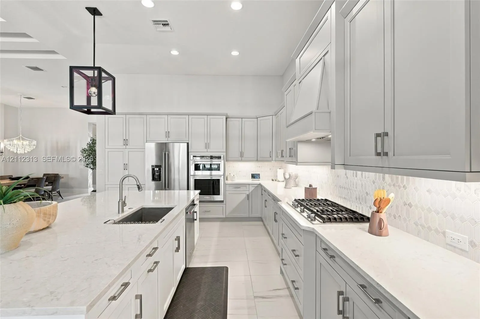 3181 Capistrano