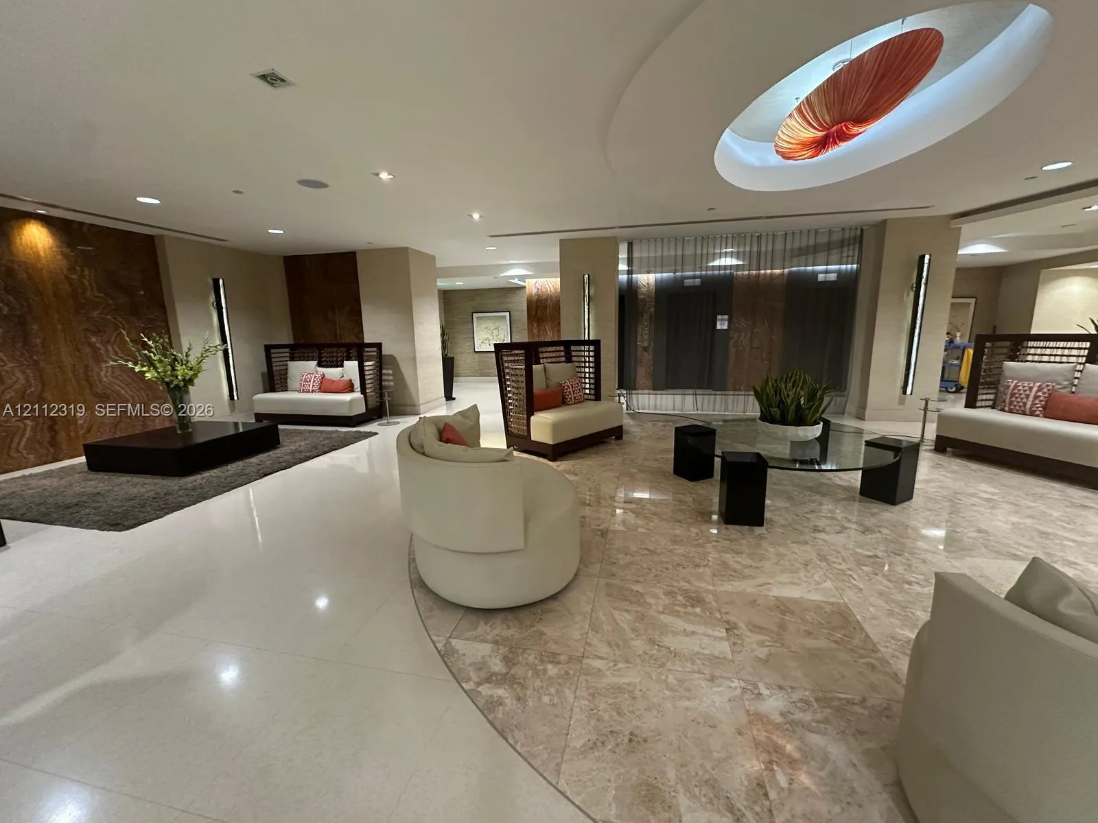 2555 Collins Avenue #C4