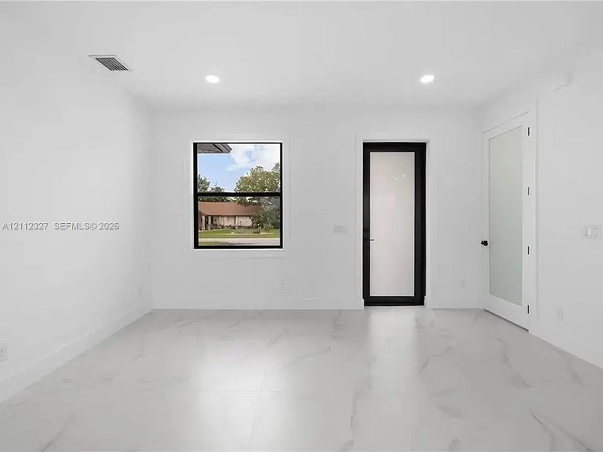 321 SE 2nd Street