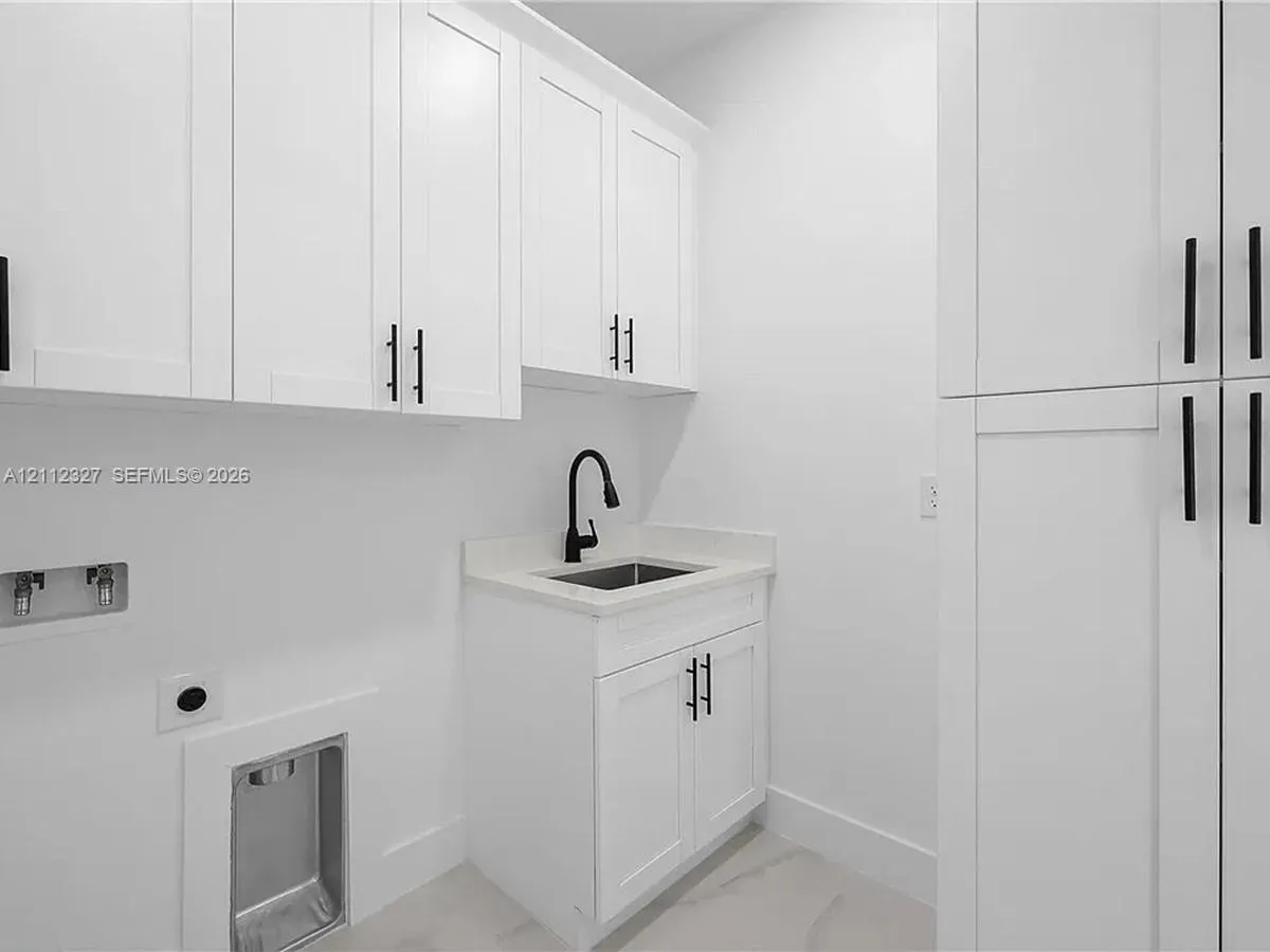 321 SE 2nd Street