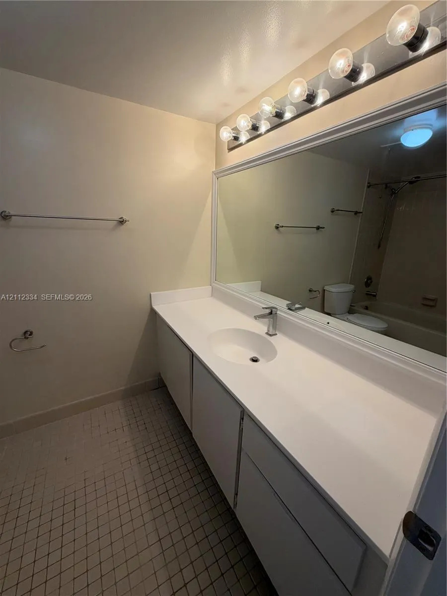 7300 NW 1st Street #104