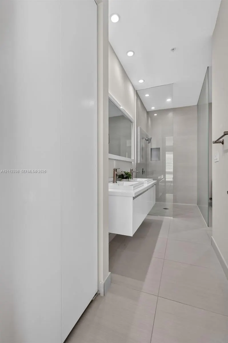 10305 NW 63rd Terrace #102