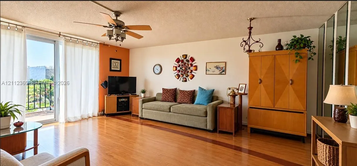 12500 NE 15th Avenue #608