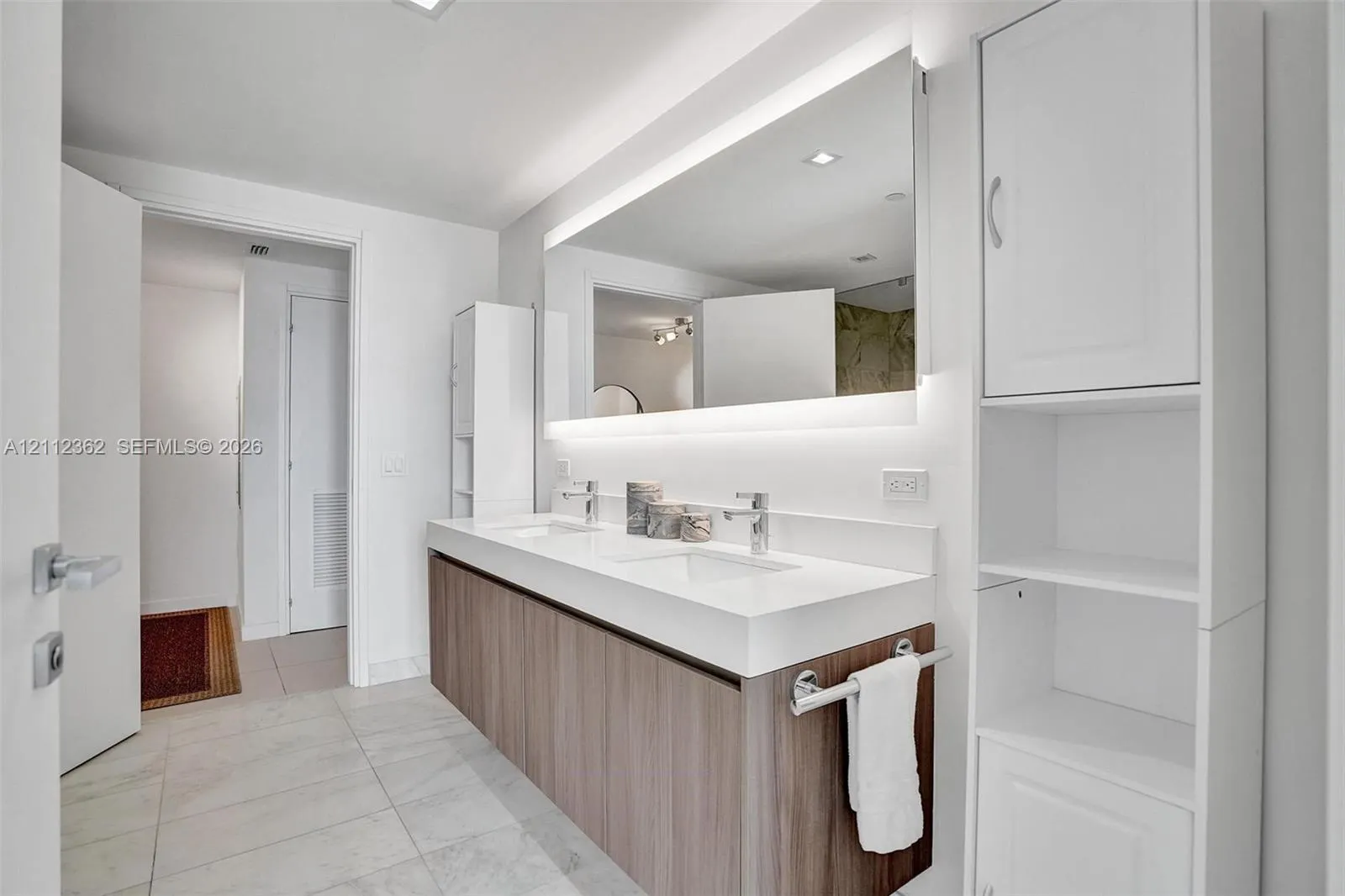 401 N Birch Road #513