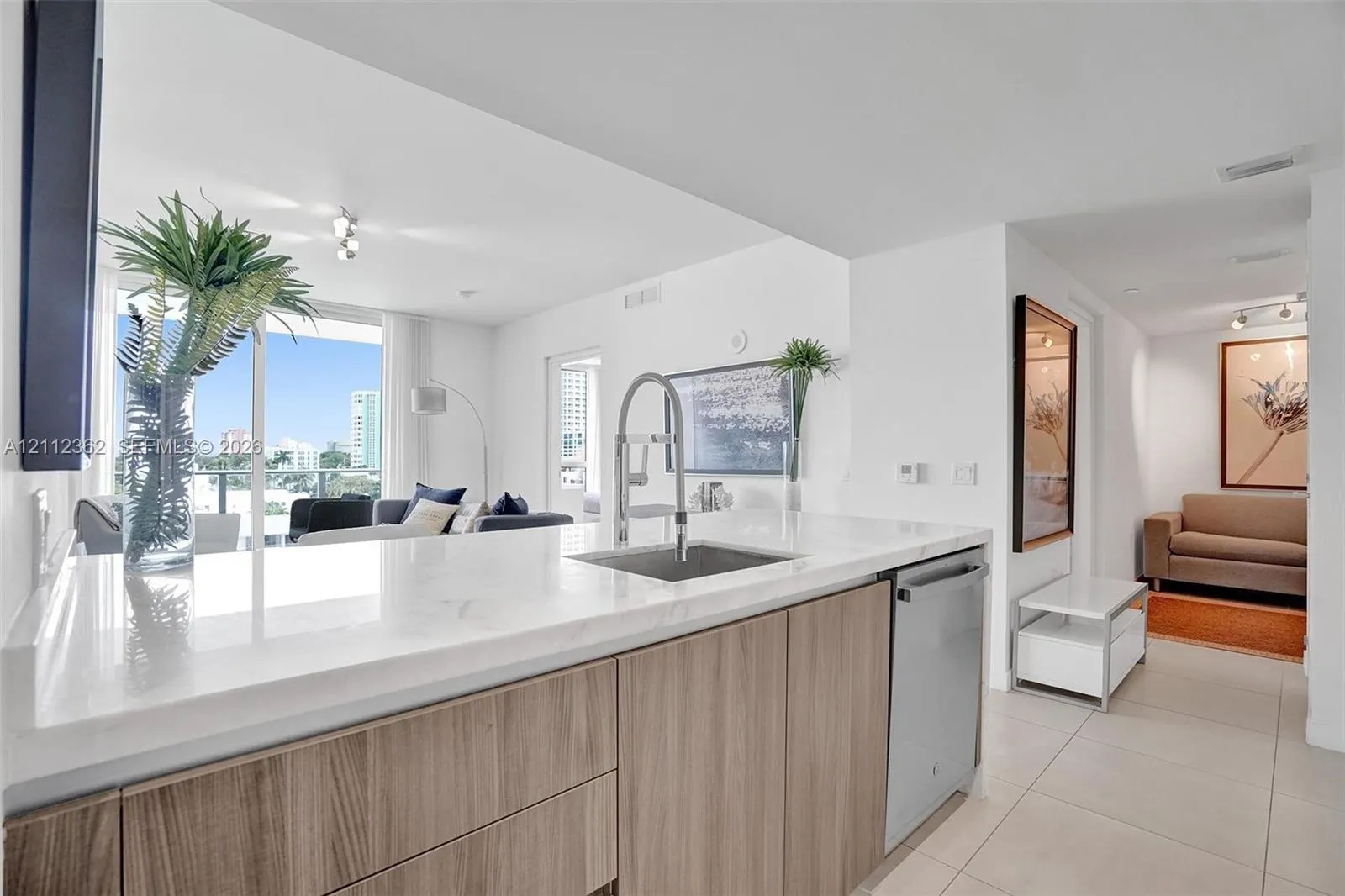 401 N Birch Road #513