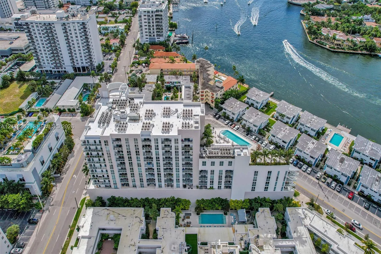401 N Birch Road #513