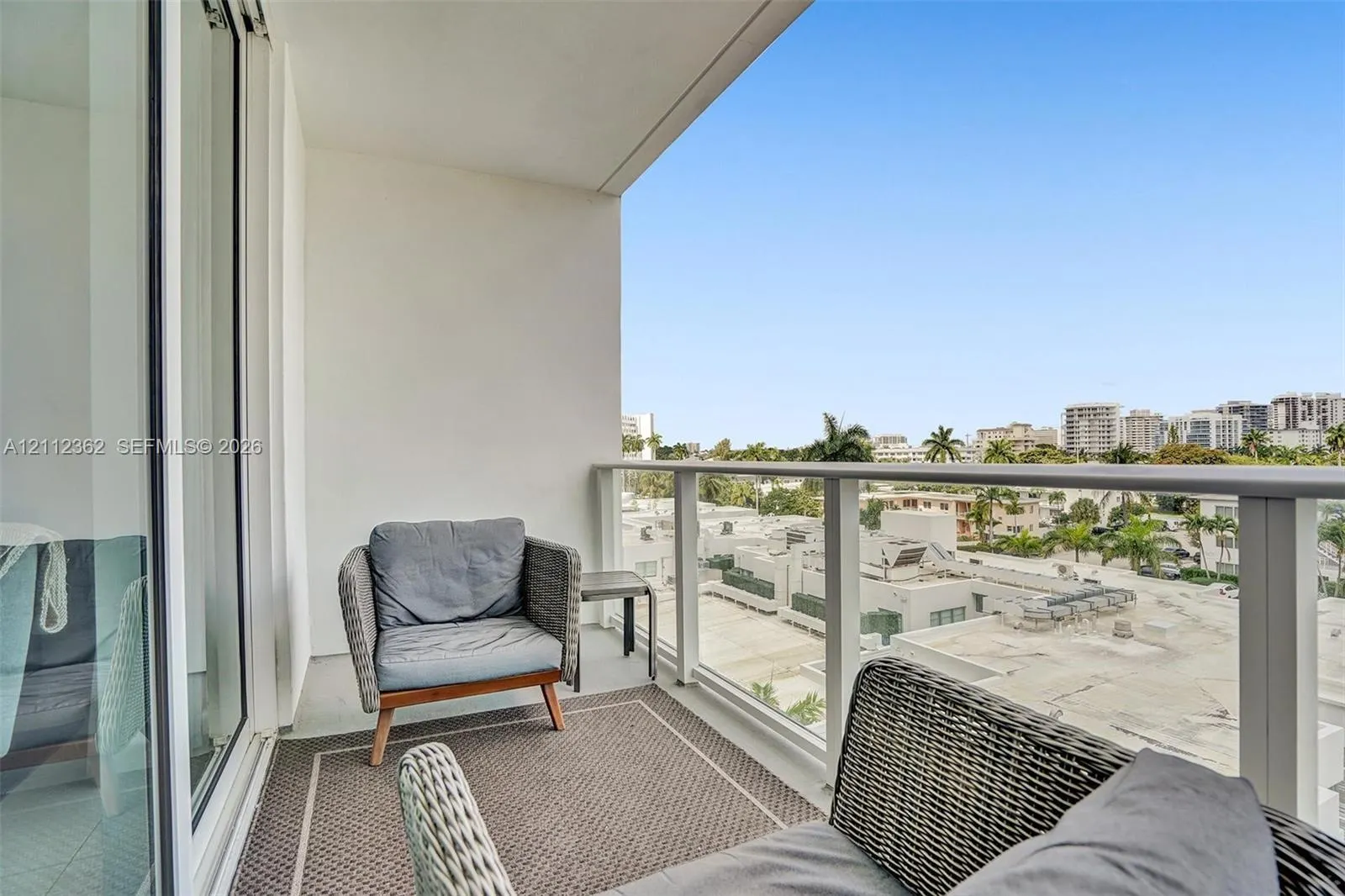 401 N Birch Road #513