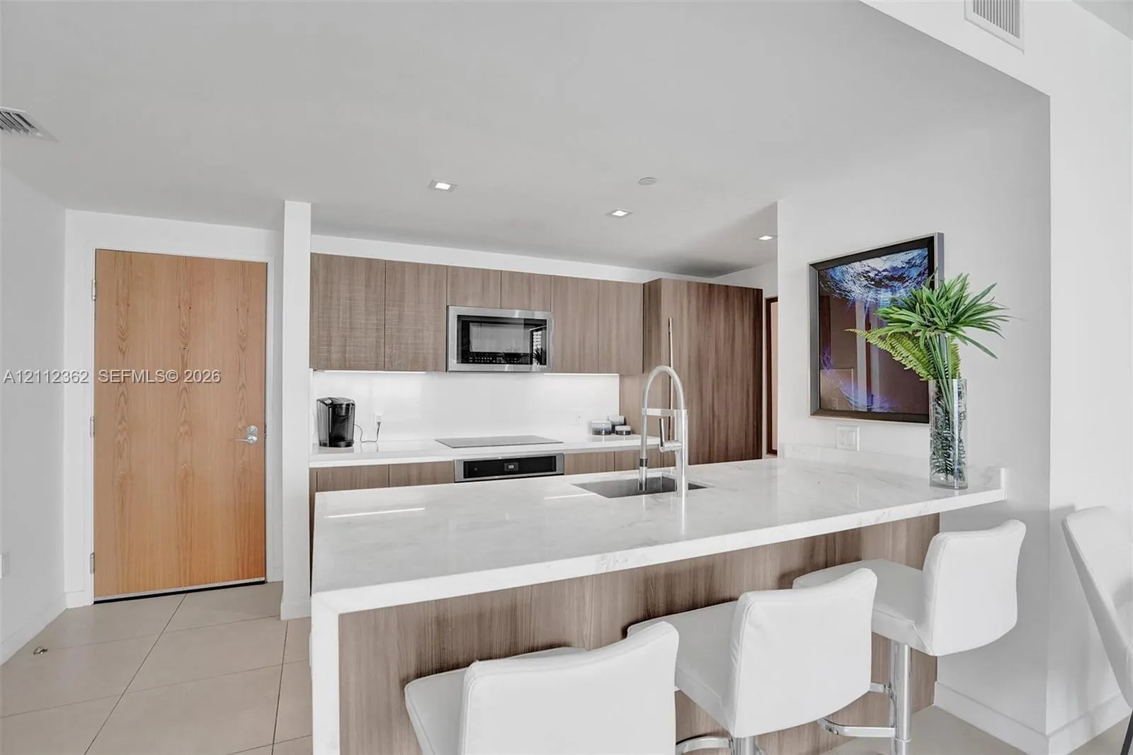 401 N Birch Road #513